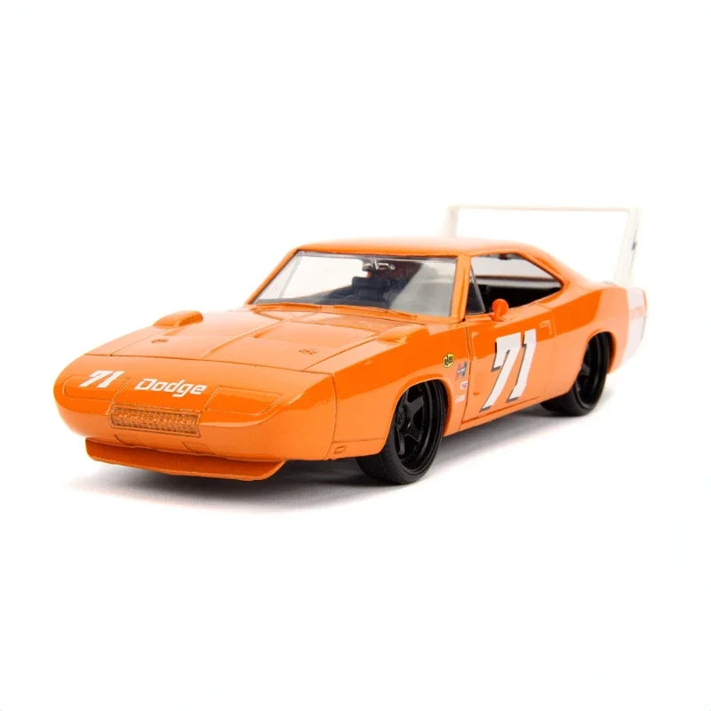 1:24 scale diecast model of a 1969 Dodge Charger Daytona, featuring a high simulation design with detailed metal alloy construction, perfect for collectors and muscle car enthusiasts.