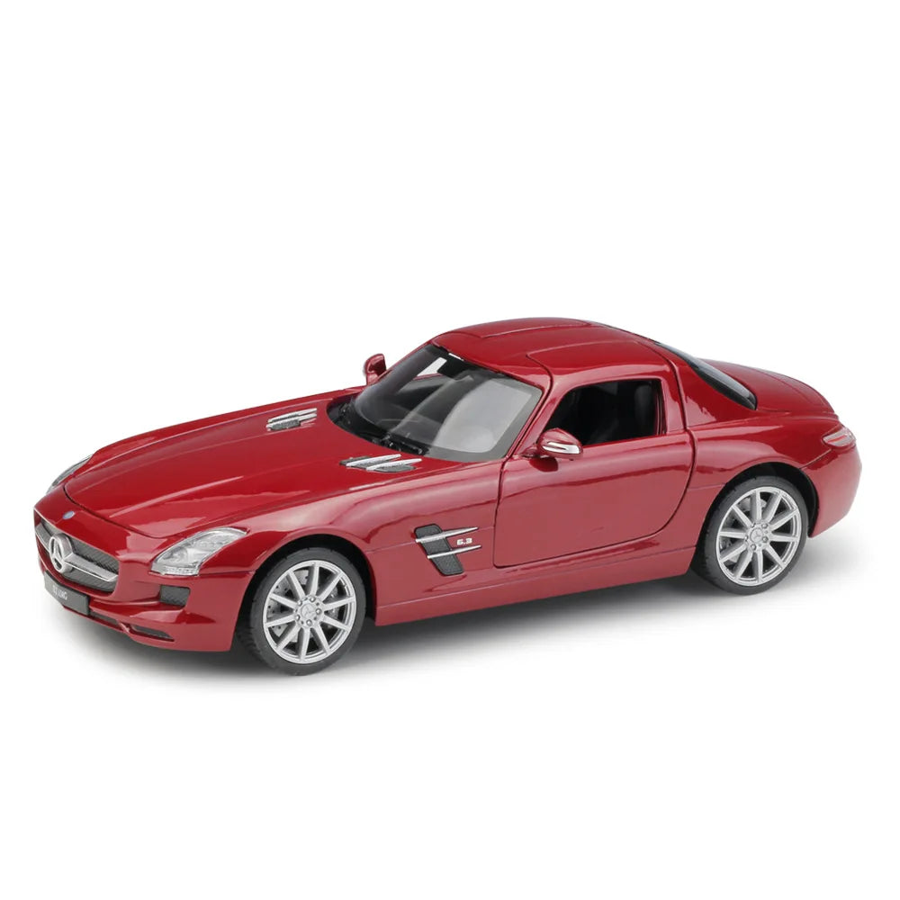 1:24 Mercedes-Benz SLS AMG model car.