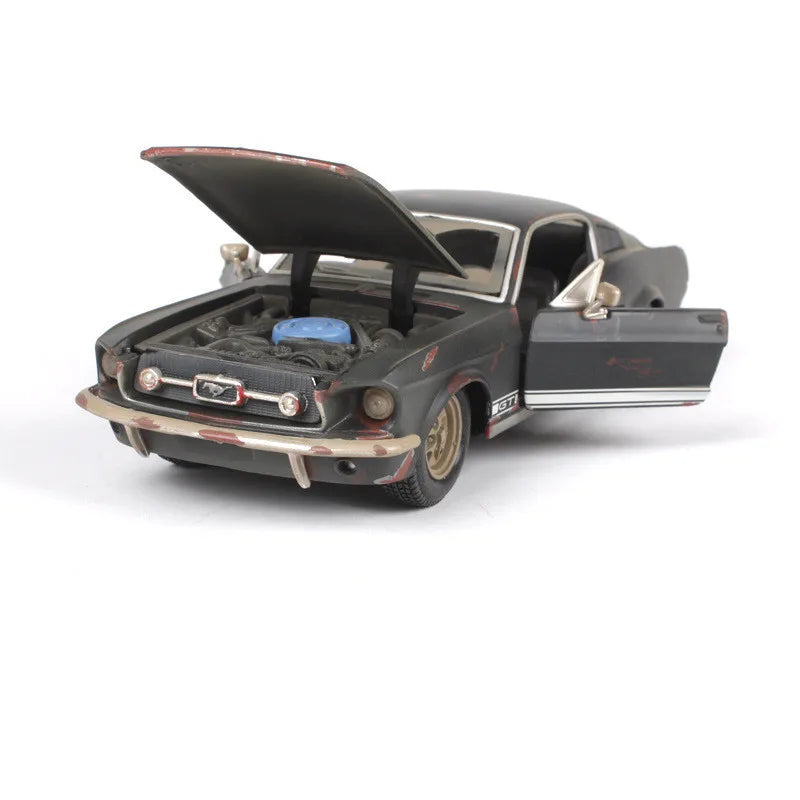 1:24 scale 1967 Ford Mustang GT collectible die-cast model car in retro sports car style, featuring detailed interior and exterior design  